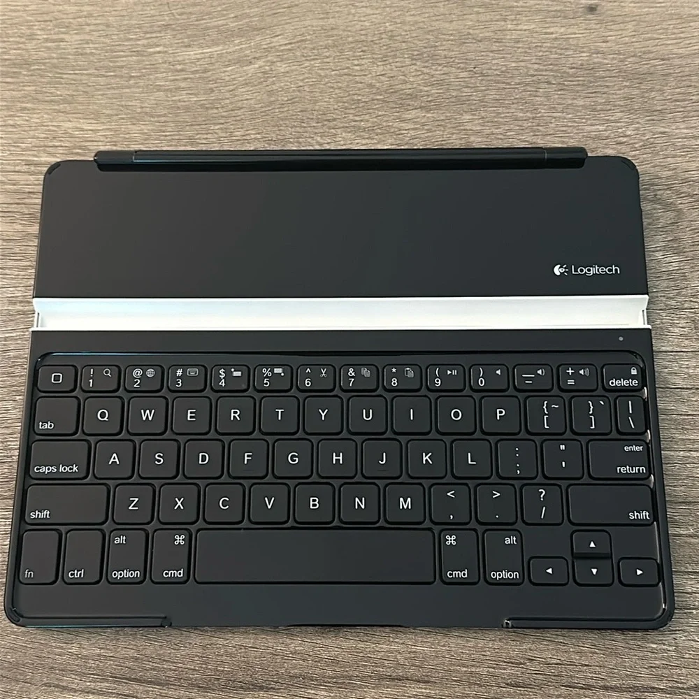 Logitech Ultra Thin Keyboard Bluetooth Cover